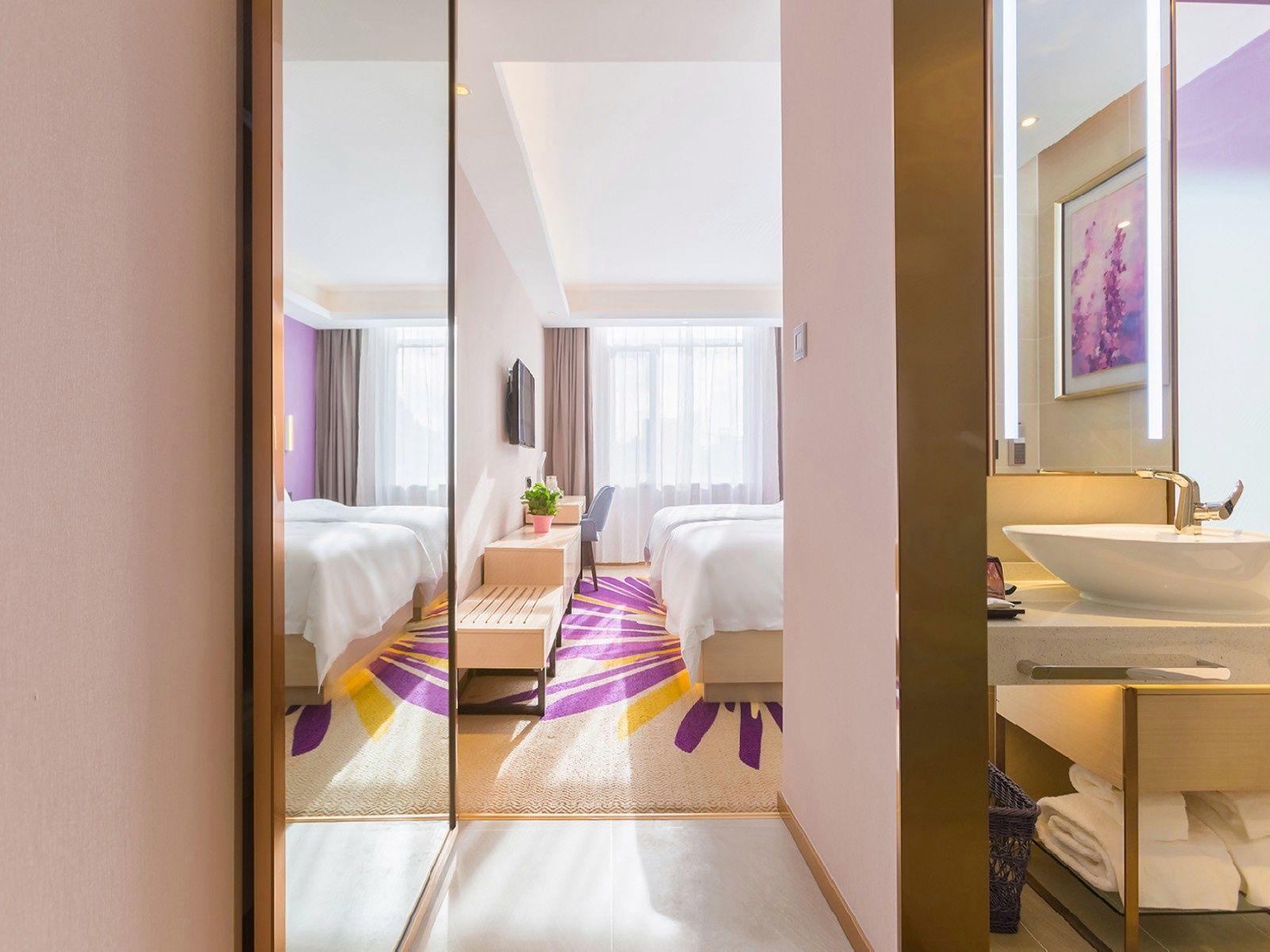 Lavande Hotel 40/42