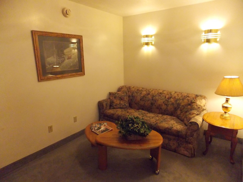 Fairbanks Extended Stay 26/50