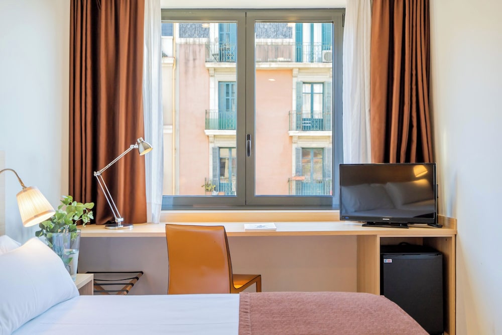 Glories Hotel 53/66