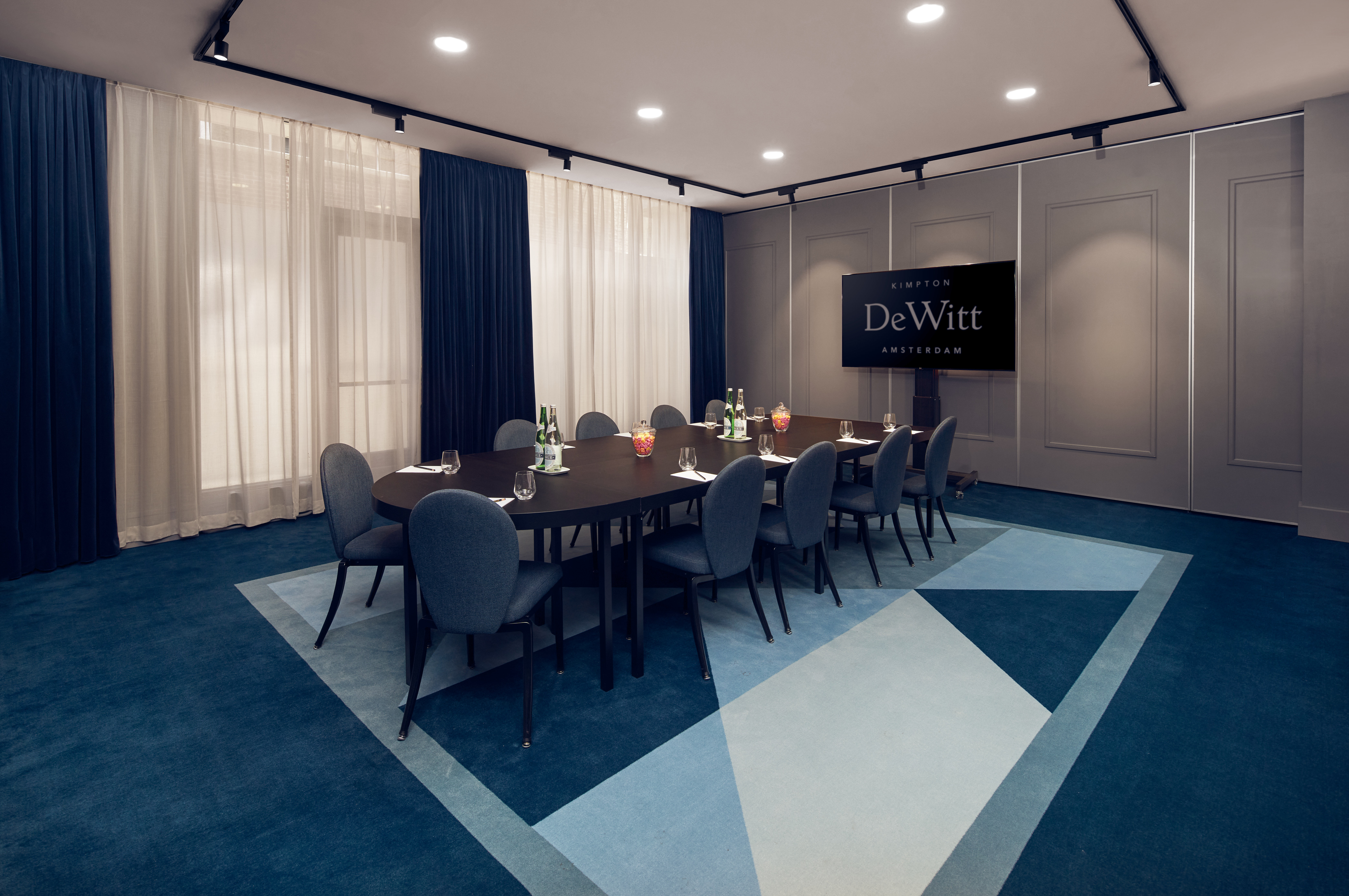 Kimpton De Witt 37/50
