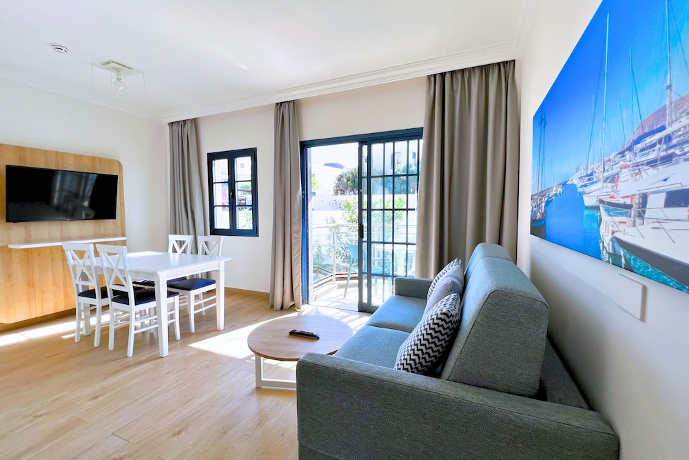 Hotel Cordial Marina Blanca 20/41