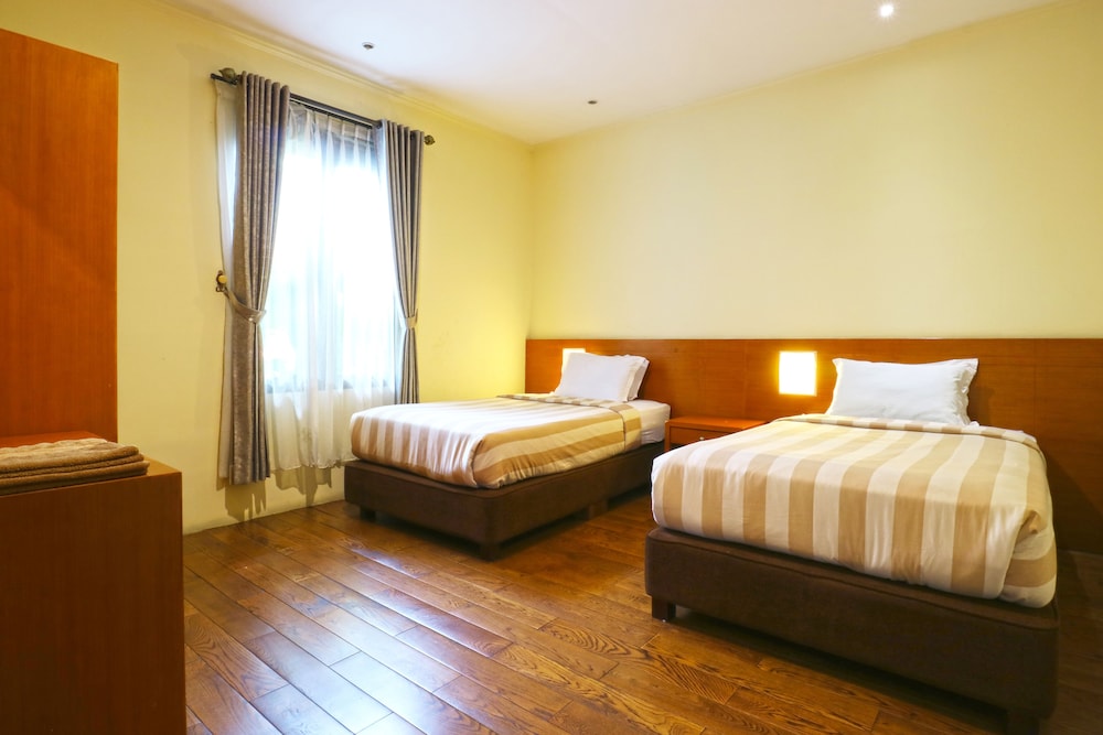 Villa Gardenia Bandung [VR] 10/60