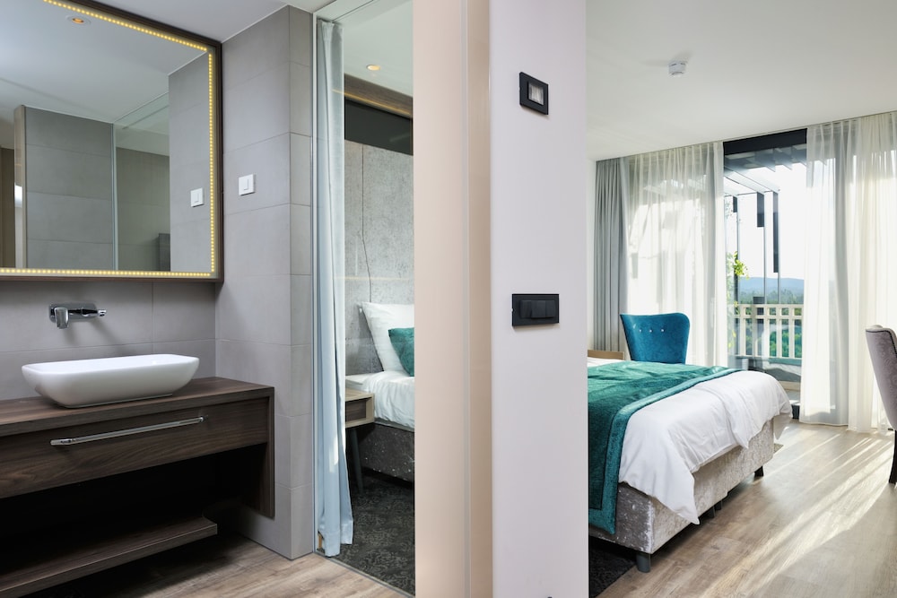 Hotel Jama 25/50