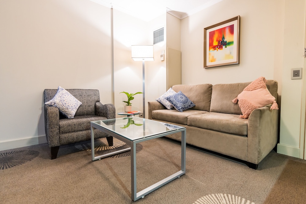 Holiday Inn Parramatta 48/76