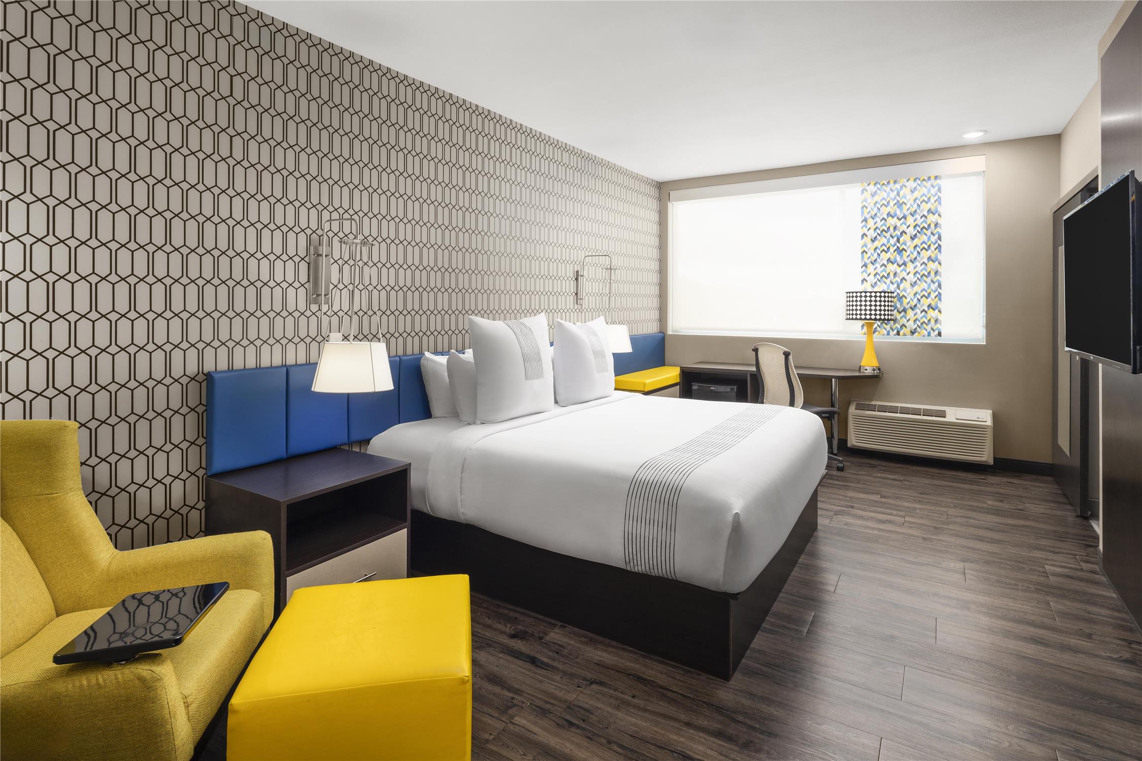 Signature, King Bed, Large