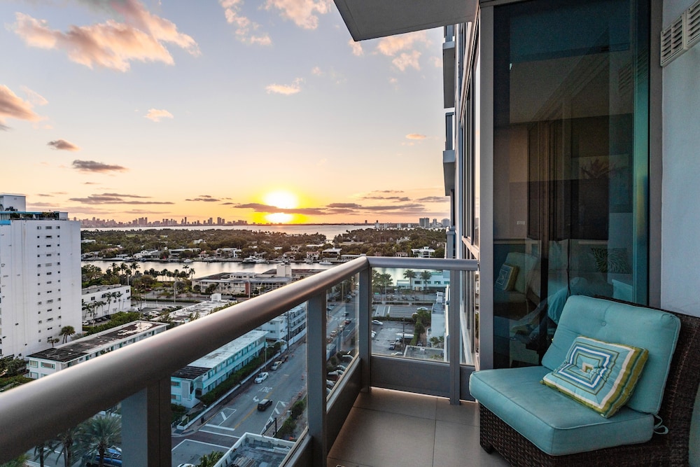 Global Luxury Apartments At Monte Carlo By Global 50/70