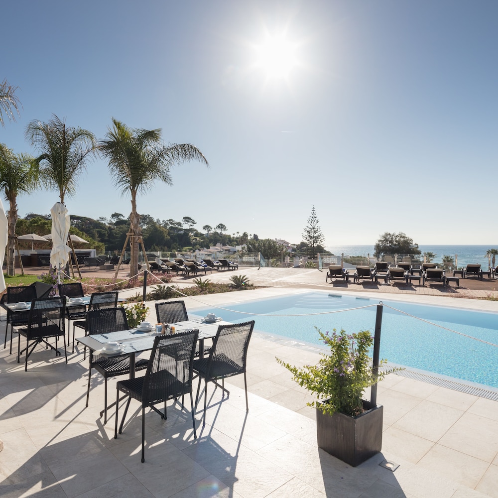 Dona Filipa Hotel 62/77