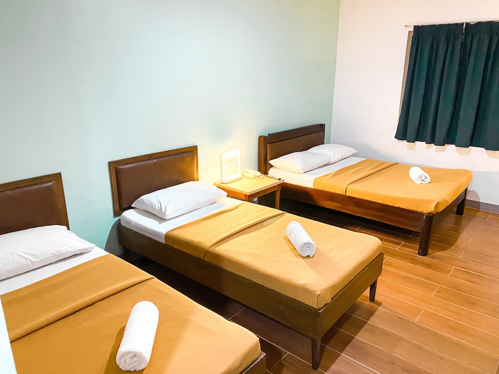 Metro Pines Inn 34/46