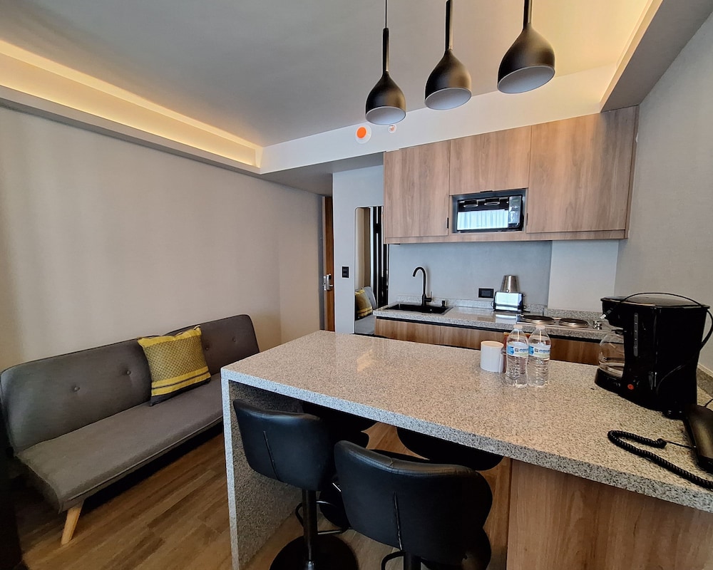 Hotel Block Suites 57/69