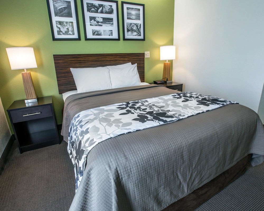 Clarion Pointe Sevierville-Pigeon Forge 14/43