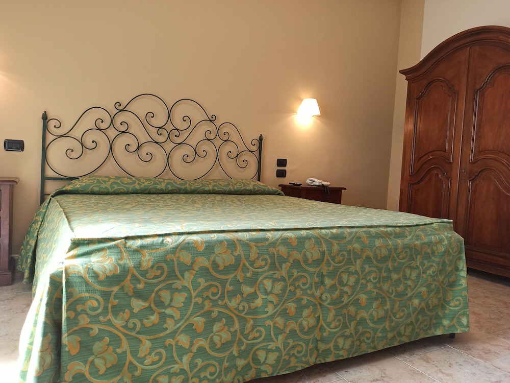 Hotel Primavera Dell'etna 9/47