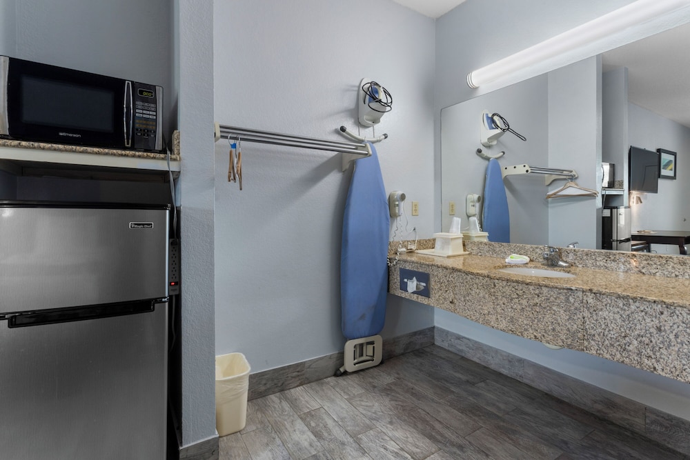 Best Western Magnolia 50/50
