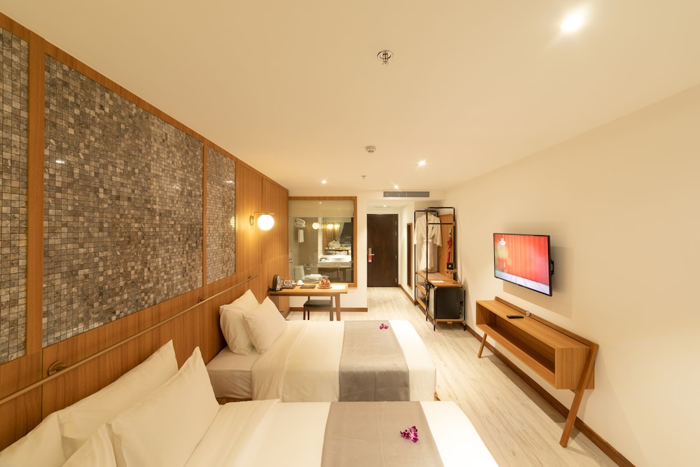 Majestic Premium Hotel 11/70