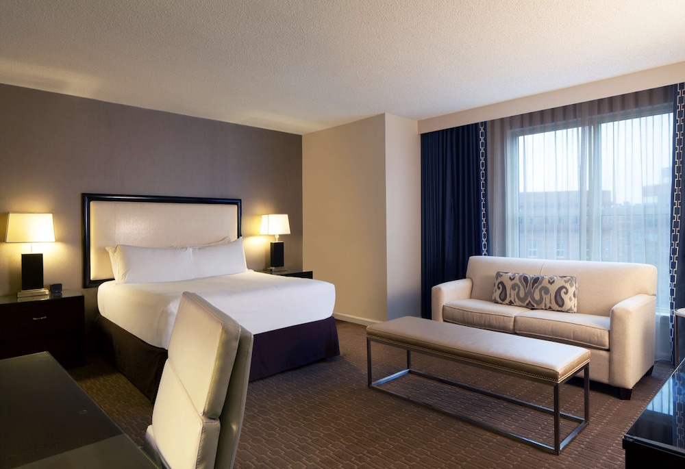 Hilton Alexandria Old Town 43/74