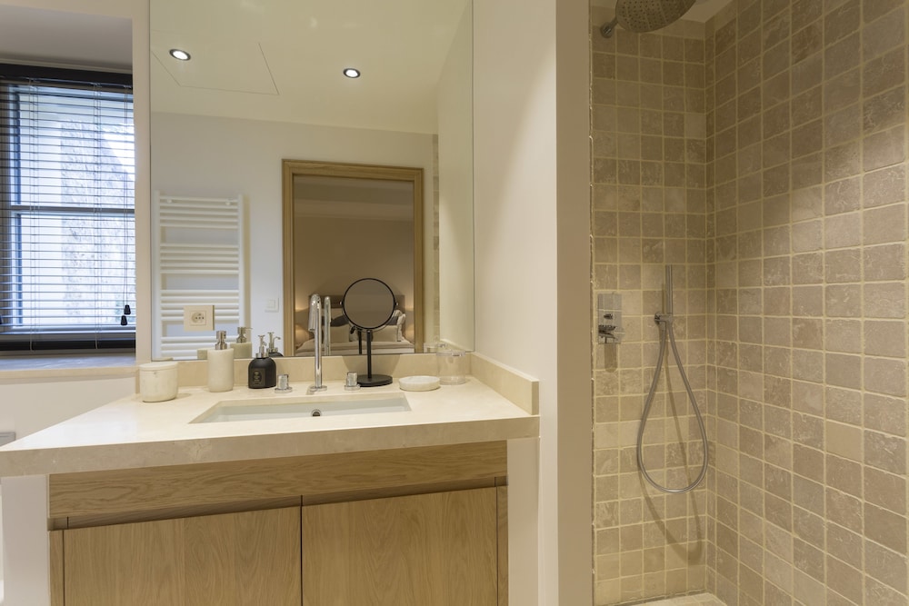 Mougins Luxury Retreats 45/50