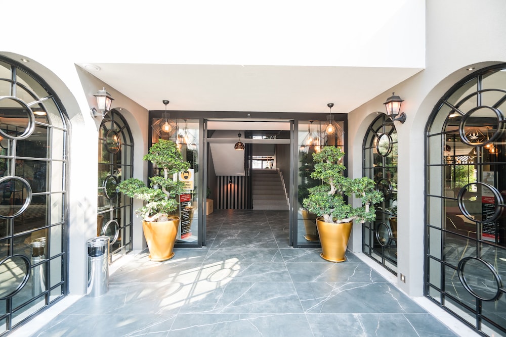 Basel Hotel 7/50