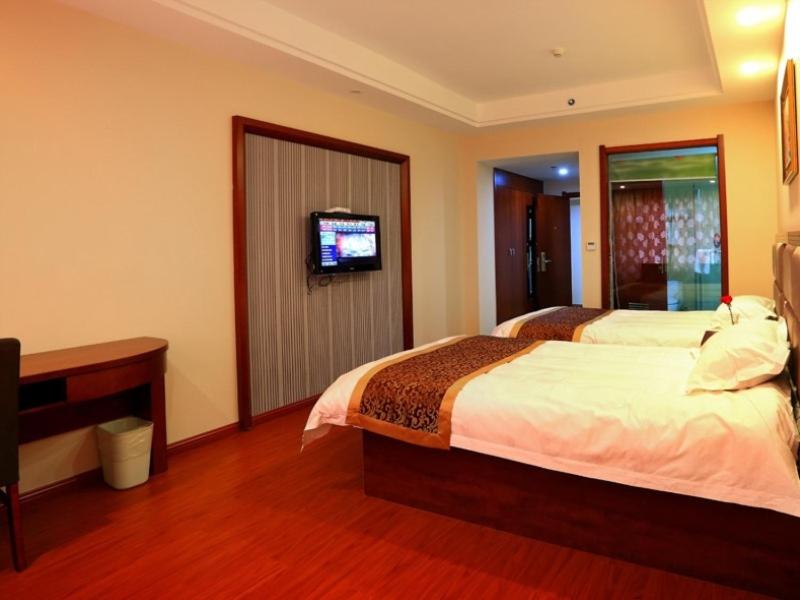 Greentree Inn Jiujiang Railway Station QianhongXiang Hotel 35/68