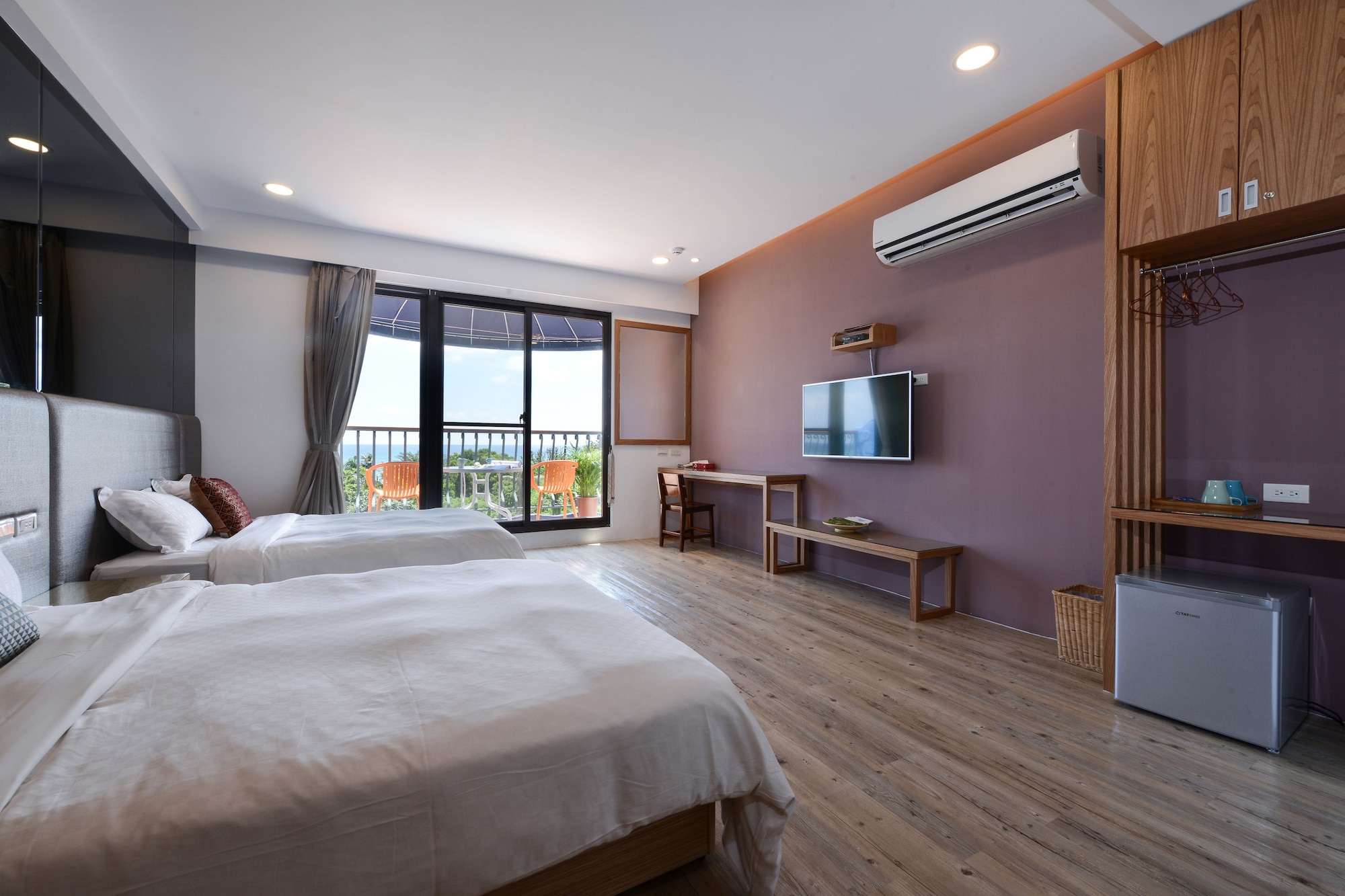 DELUXE, QUADRUPLE, SEA VIEW