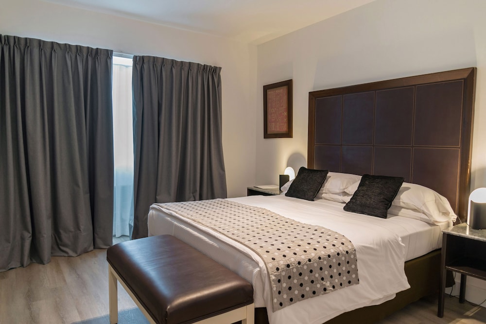 HOTEL TOLOSA 28/75