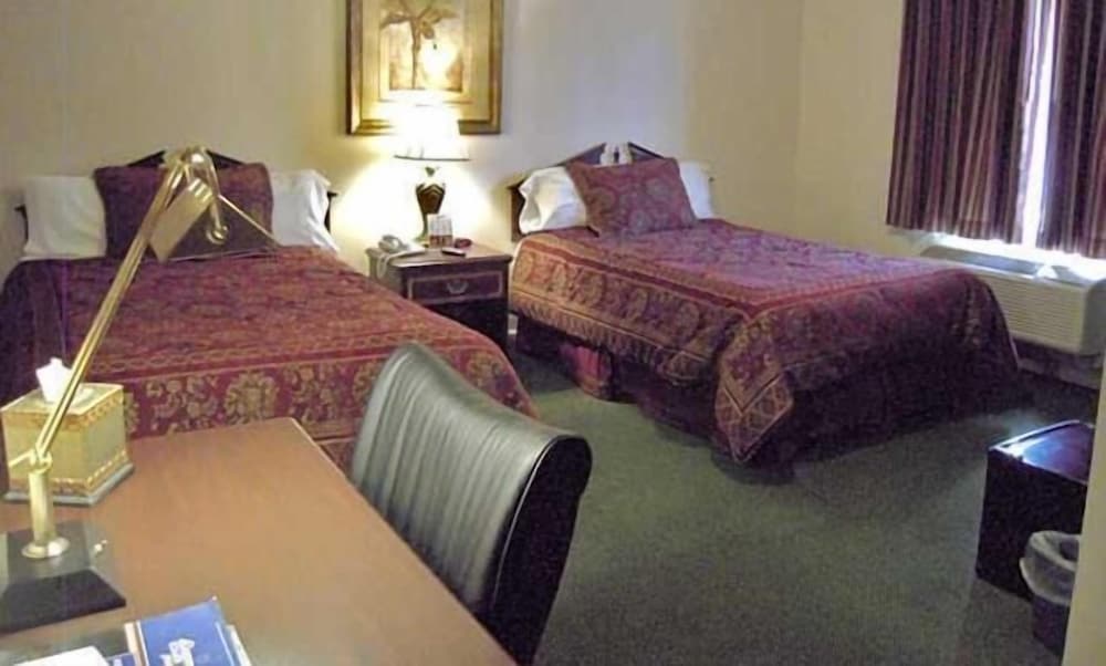 Golden Circle Inn 8/19