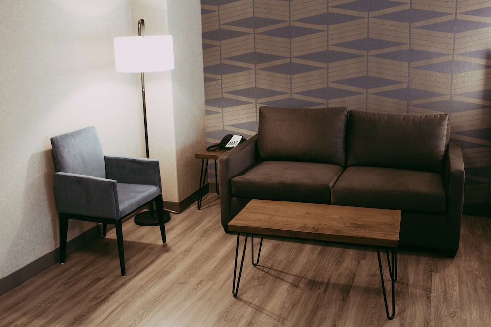 Best Western Plus West Edmonton 49/77