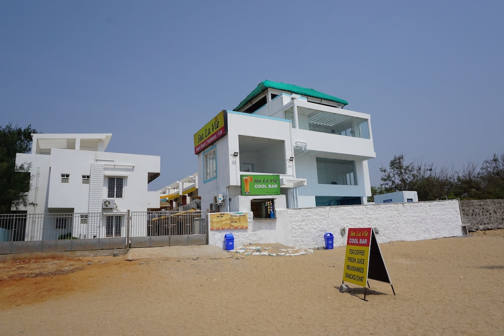 Sea La Vie Covelong Beach Resort 31/50