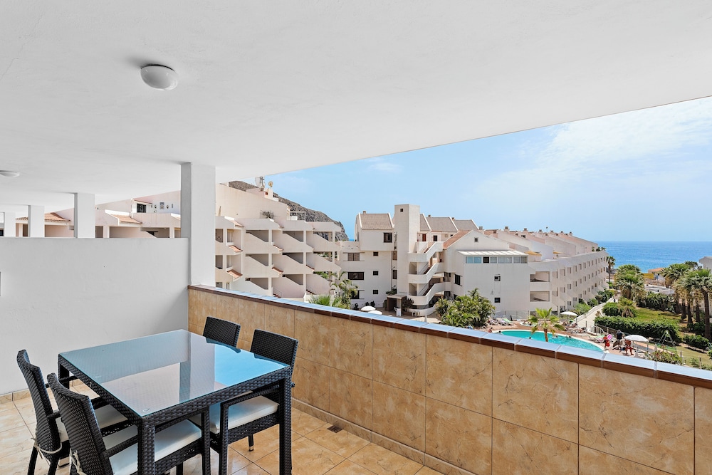 PALOMA BEACH APARTMENTS 54/57