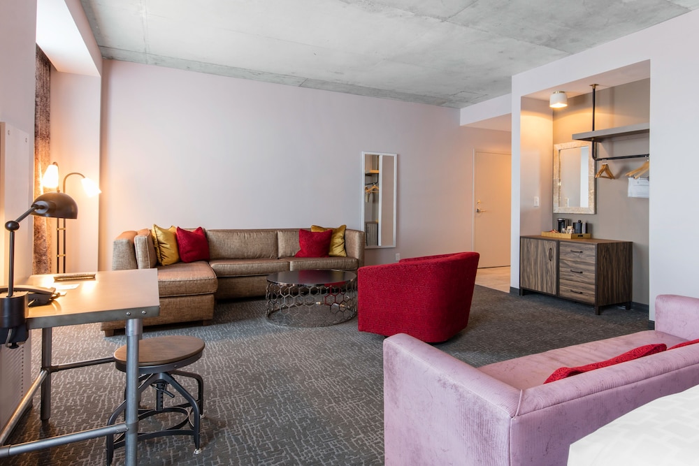 Cambria Hotel Nashville Downtown 35/56