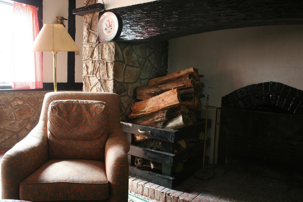 THE SMOKEHOUSE HOTEL 33/50