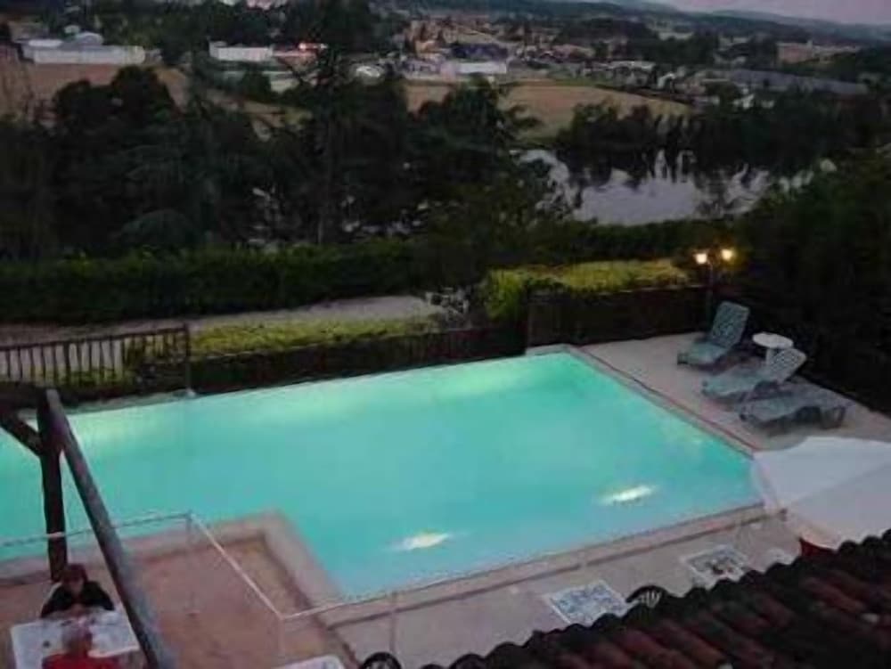 Brit Hotel Fumel Vallee Du Lot 37/50