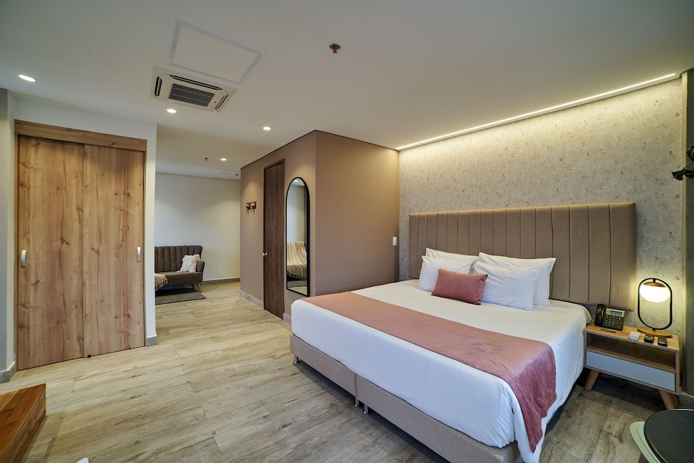 1 BEDROOM, PREMIUM, STUDIO, SUITE, CITY VIEW, HOT TUB
