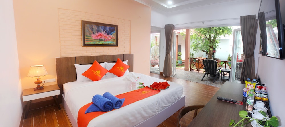 Lotus Garden Resort 13/55
