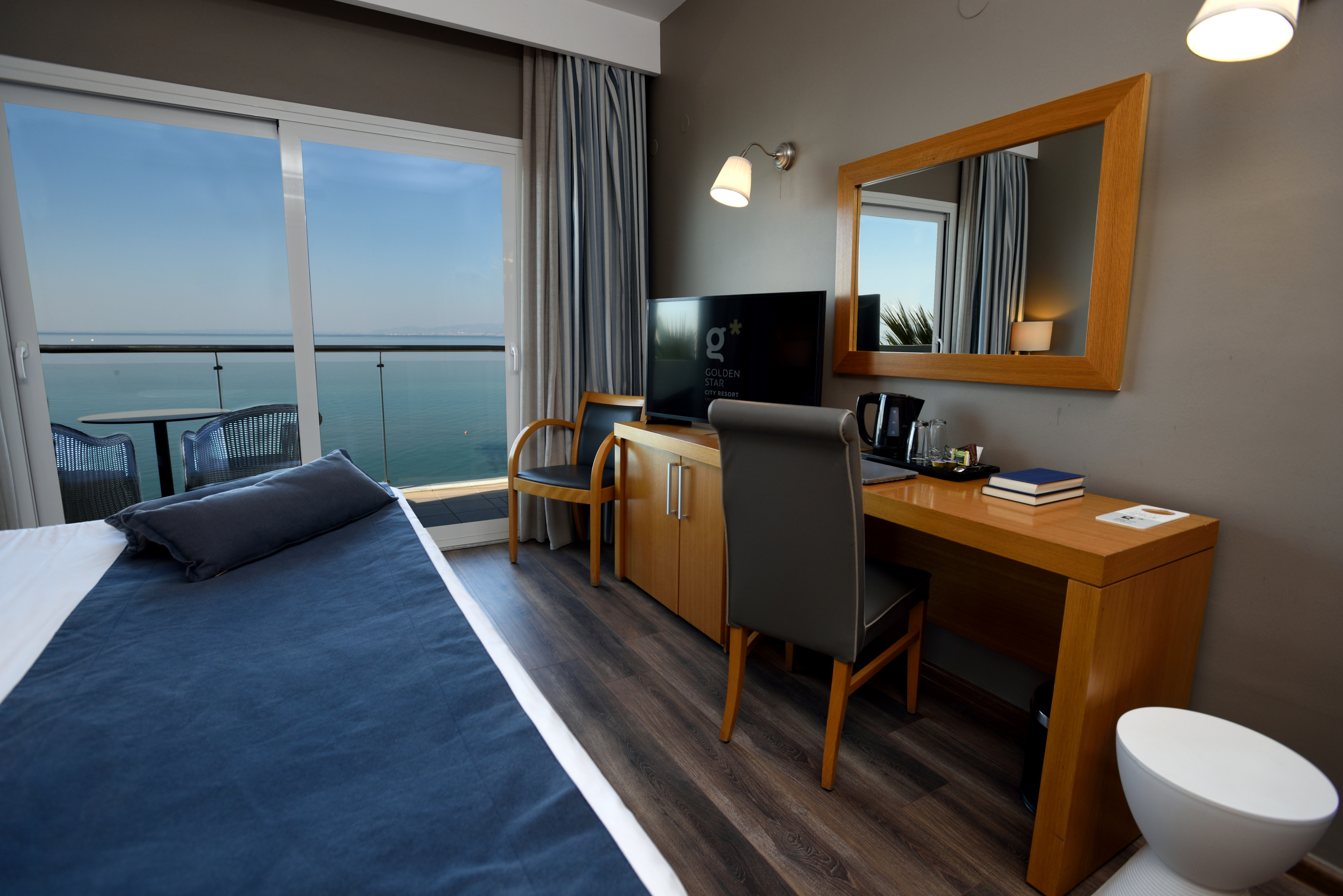 غرفة بسرير مزدوج أو سريرين منفصلين بإطلالة على البحر، Golden Star City Resort 6/6