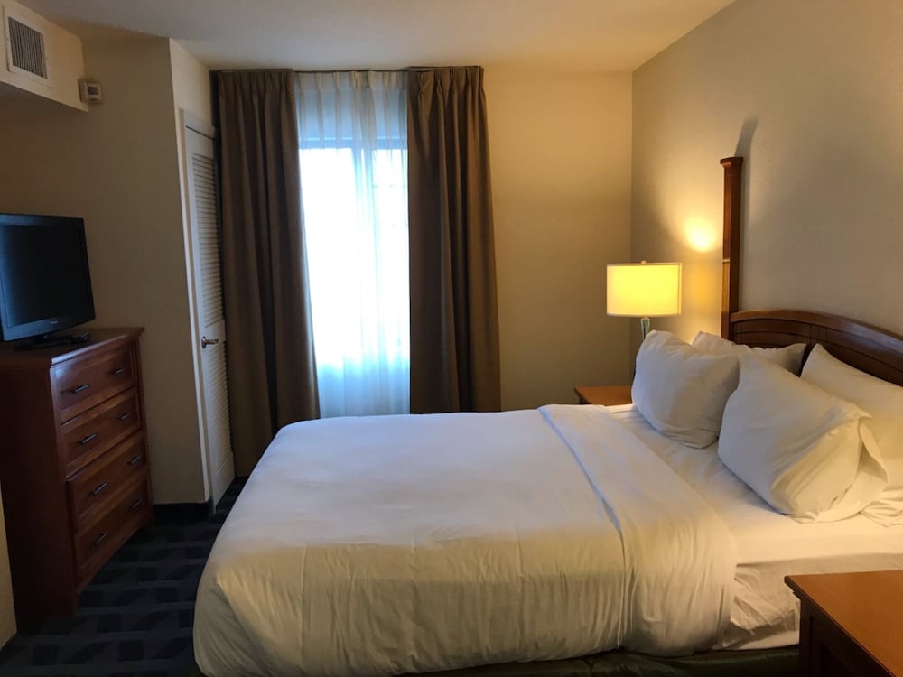 Staybridge Allentown Bethlehem Airport Suites 5/69