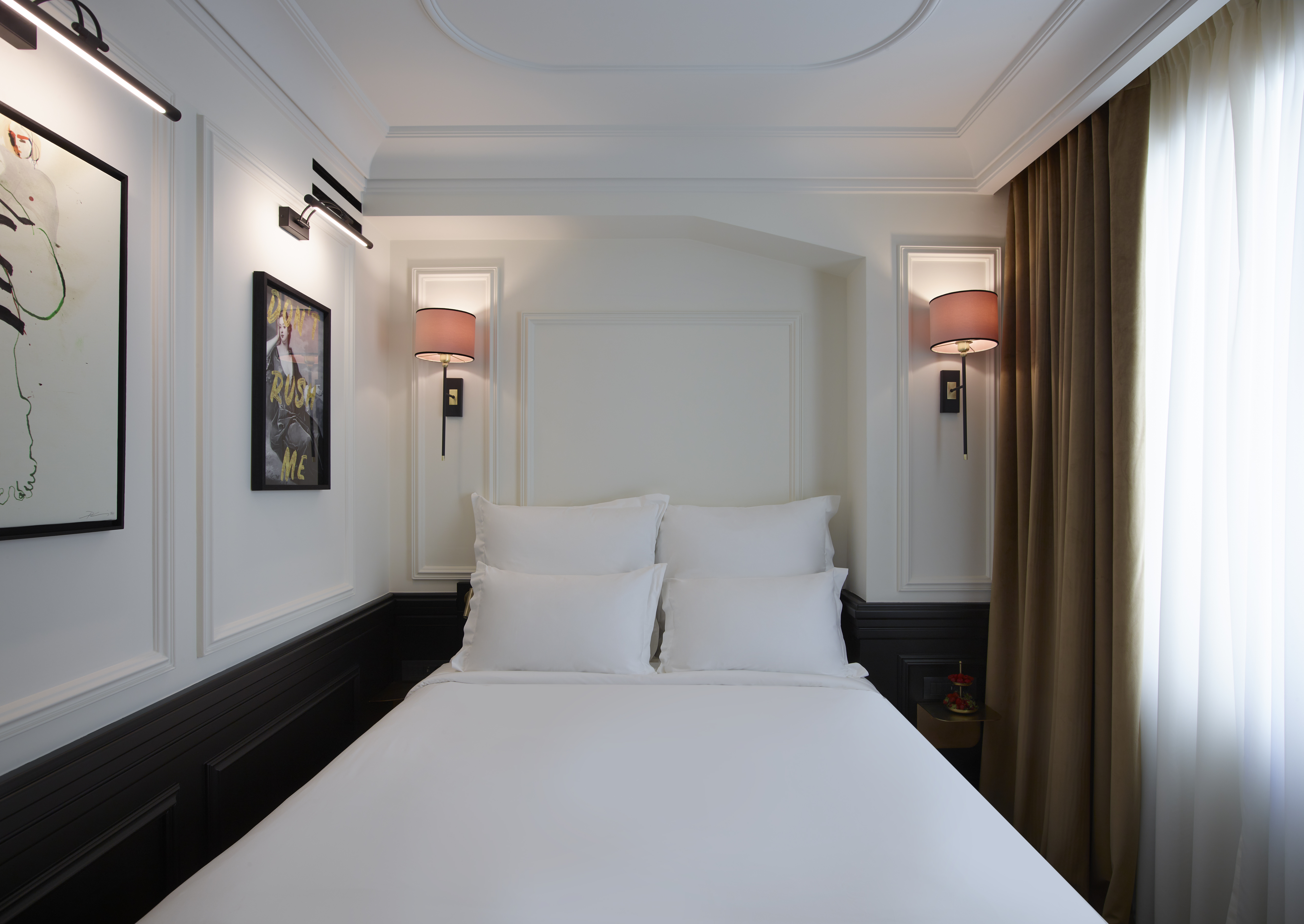 Chic, Queen Bed