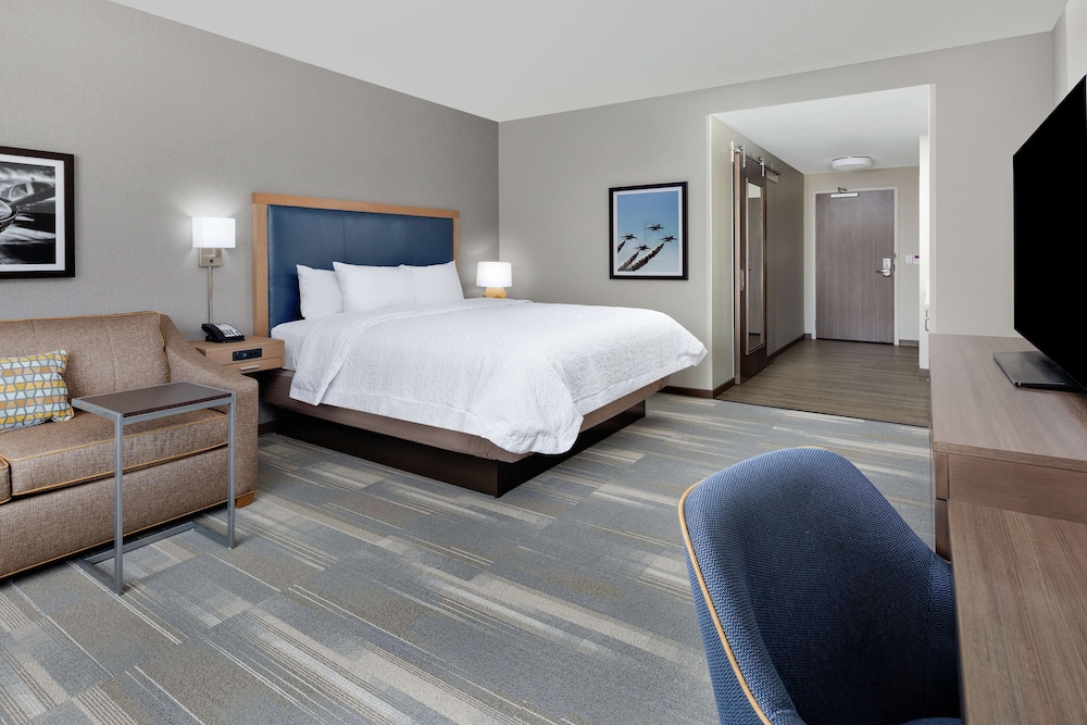 Hampton Inn and Suites San Diego Airport Liberty Station 9/46