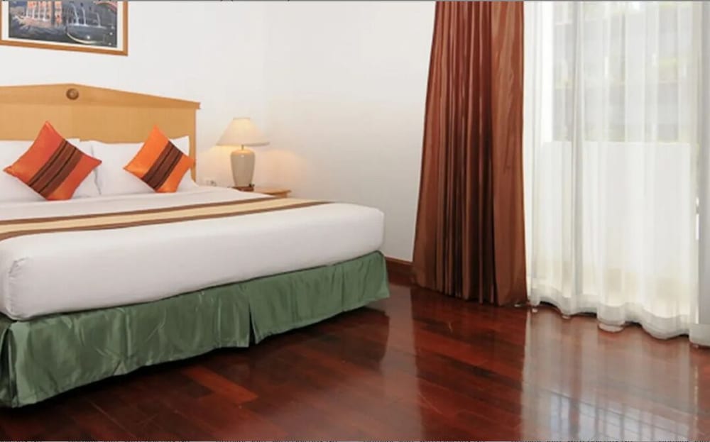 1 BEDROOM, ADMIRALS, PLUS, SUITE