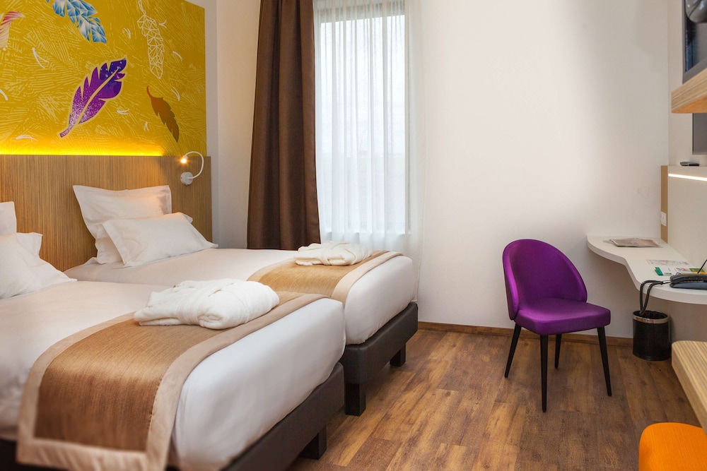 Kyriad Prestige Amiens Poulainville Hotel and SPA 1/40