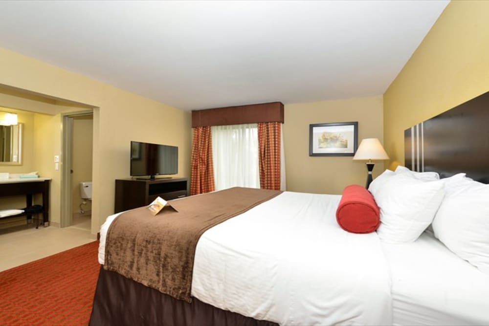 Quality Suites Nashville Airport 15/50