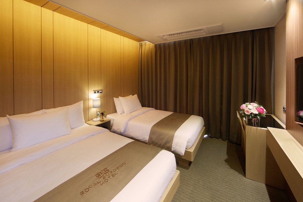 Royal Emporium Hotel 22/72