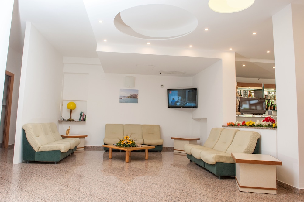 Hotel Cristalda 12/30