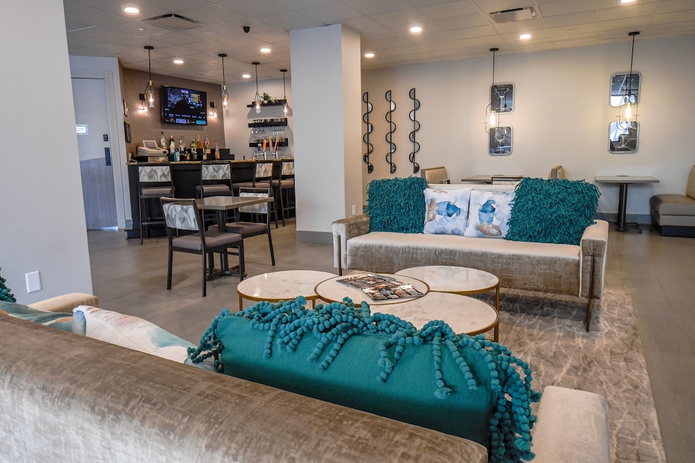 Euro Suites Hotel 34/52