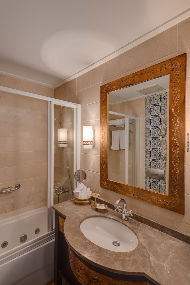 Tuvana Hotel 12/71