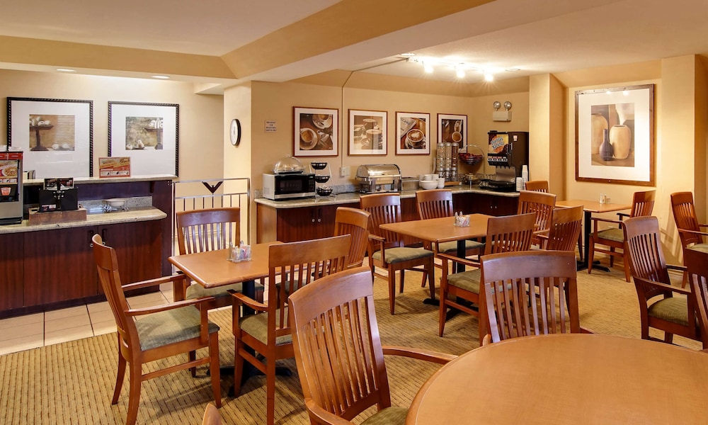 Phoenix Inn Suites South Salem 47/57