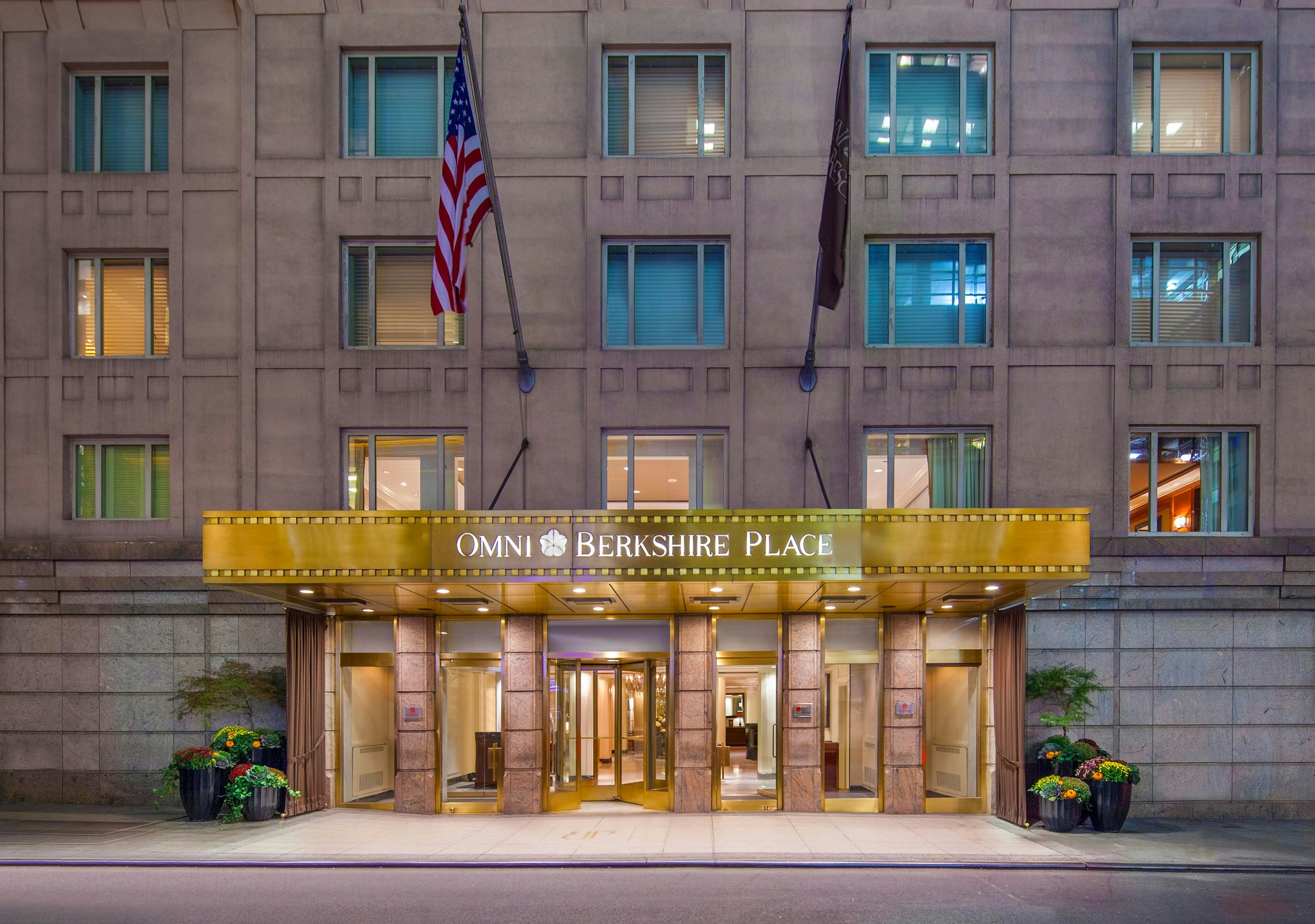 OMNI BERKSHIRE PLACE 2/62