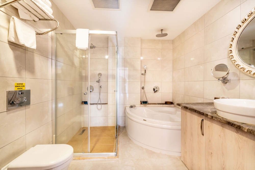 Troya Otel 50/50