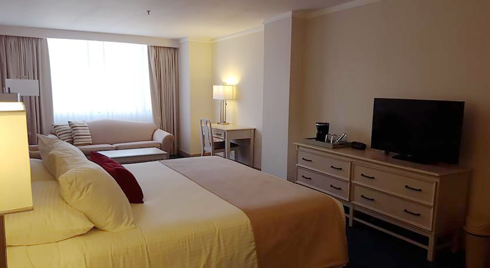 Clarion Amon Plaza 13/60