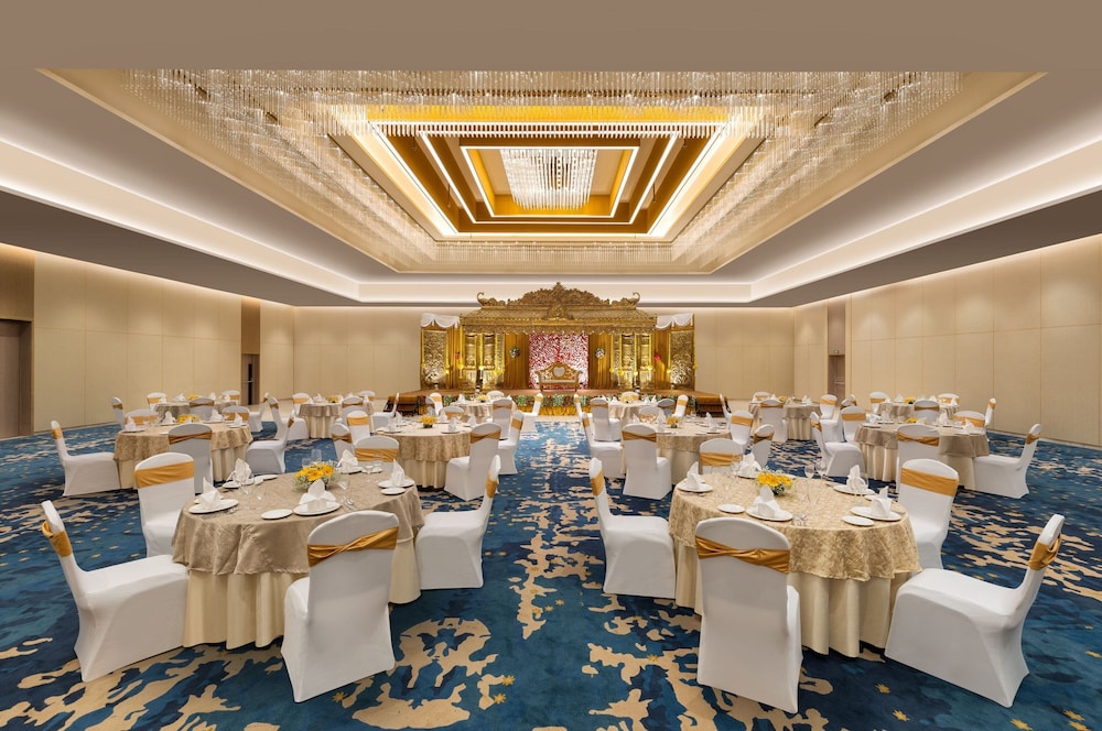 Courtyard Tiruchirappalli 36/50