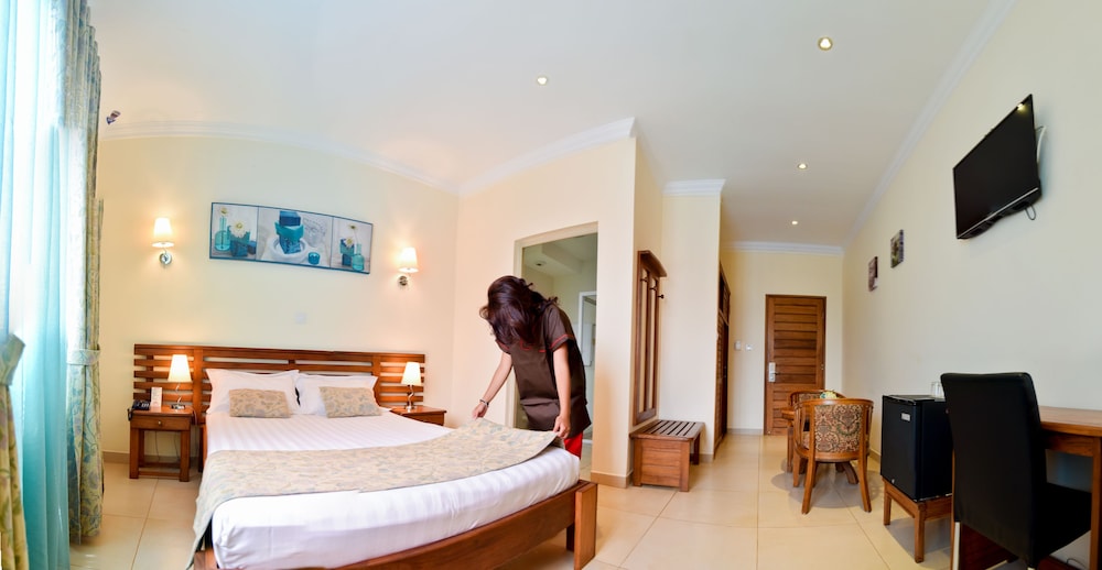 Anjary Hôtel 11/25