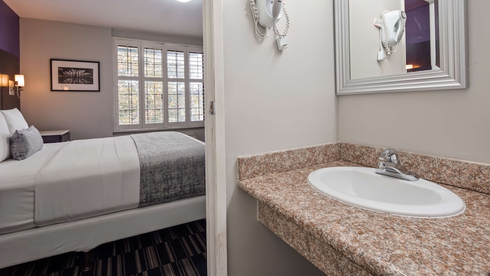 Surestay Hotel By Best Western Beverly Hills West 15/25